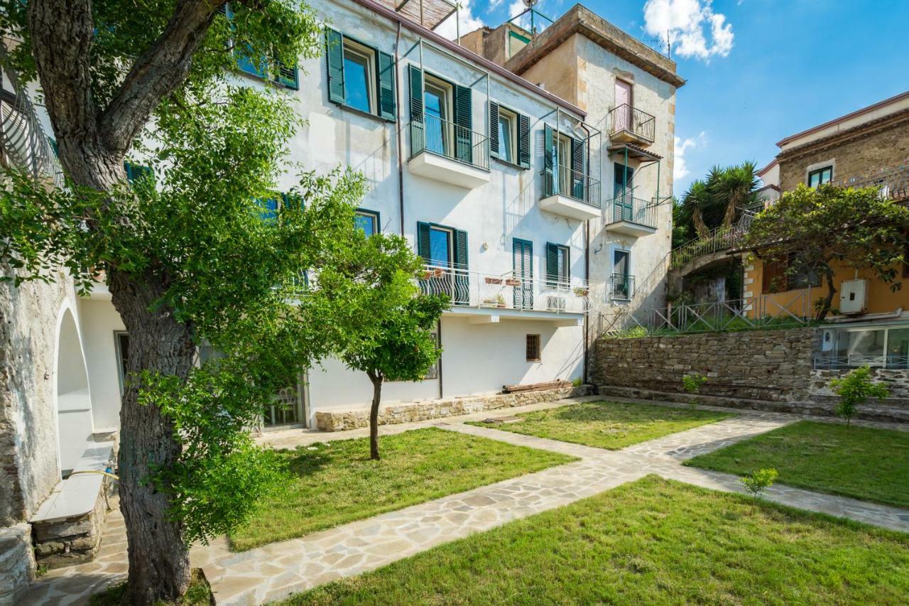 Borgo Dei Saraceni - Domus Indomita Bed & Breakfast Agropoli Exterior foto